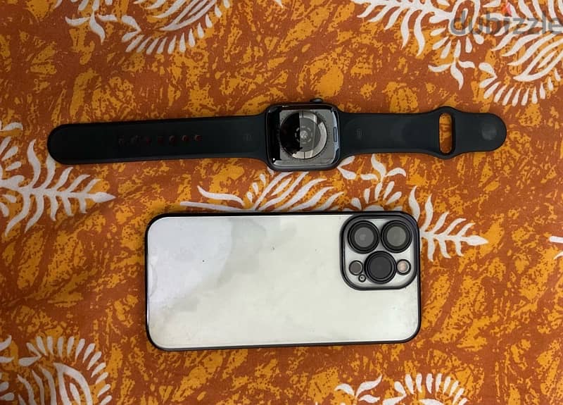 iPhone 13 Pro 256GB & Apple Watch Series 4 44M 1