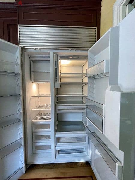 Sub Zero Refrigerator Model 680 Side by Side. 4