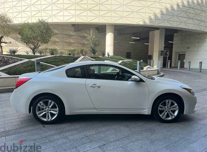 For sale Nissan Altima coupe 2012 1