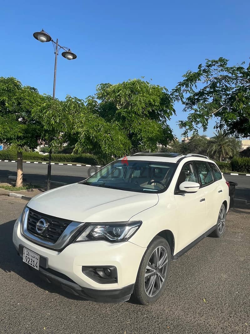 2019 Nissan Pathfinder SL Full option European Owner 10