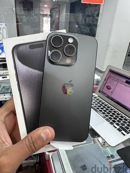 iphone 15 pro 256Gb black titanium 4