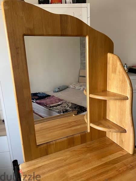 Dressing table with mirror and chair 2