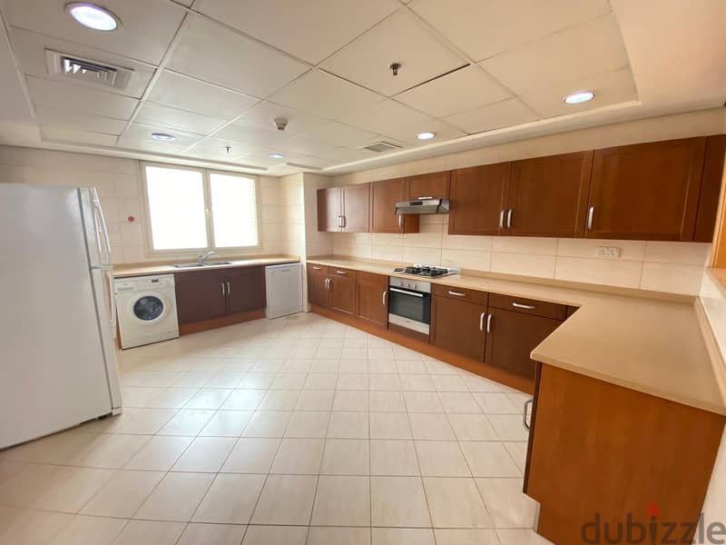 3 Bedrooms in Kuwait City 2