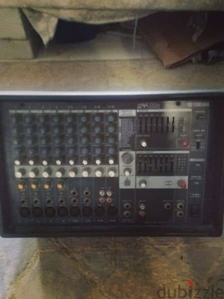 yamaha pawerd mixer . 1000 watts 0