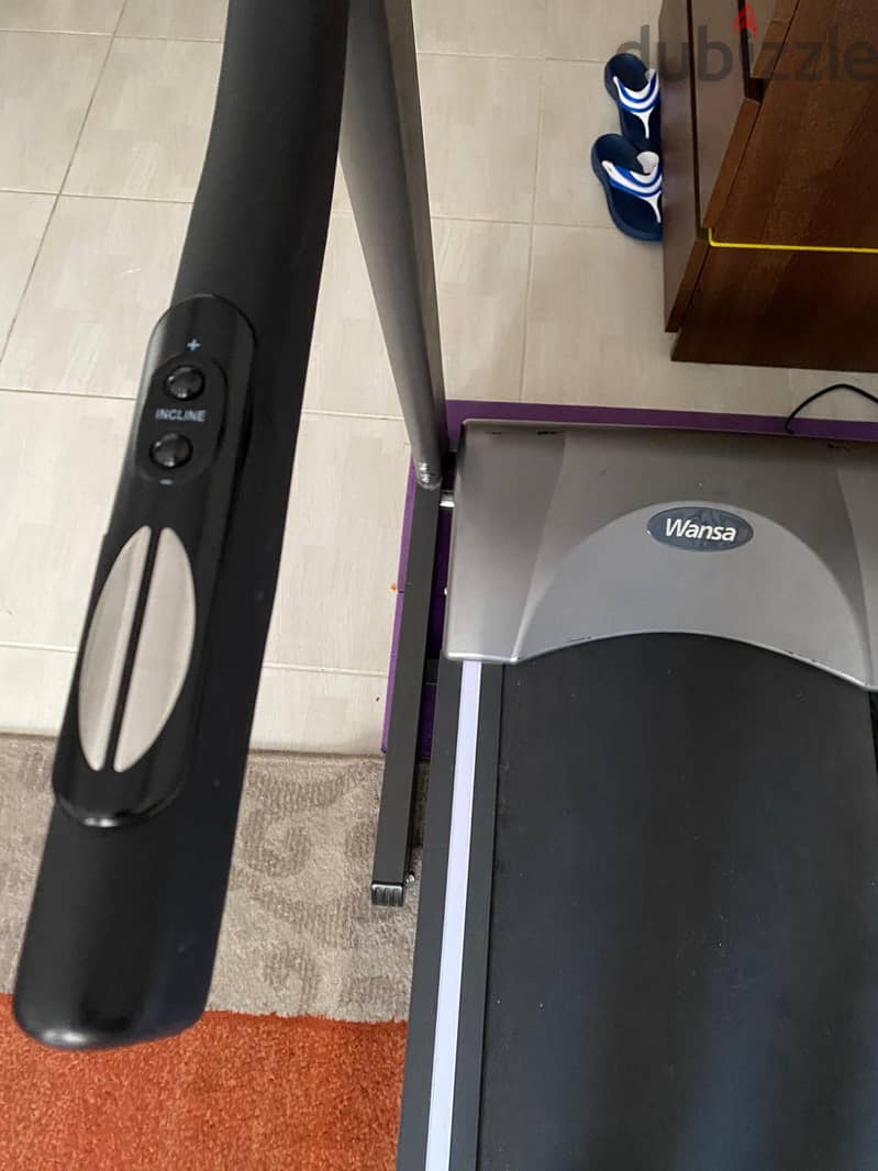 wansa heavy duty full size motorized treadmill for sale 3