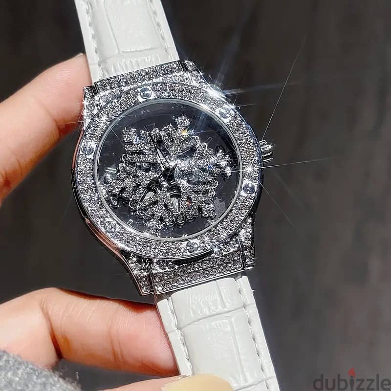 Elegant Women's Quartz Watch With Rotating Starry Sky Dial & Snowflake 2