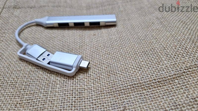 مدخل USB و Type-c لأربعة مداخل 4USB 4