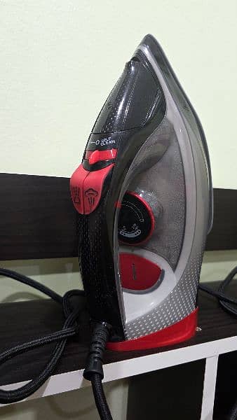 Kiwi  2400 W Ceramic Soleplate Steam Iron KSI-6345 0