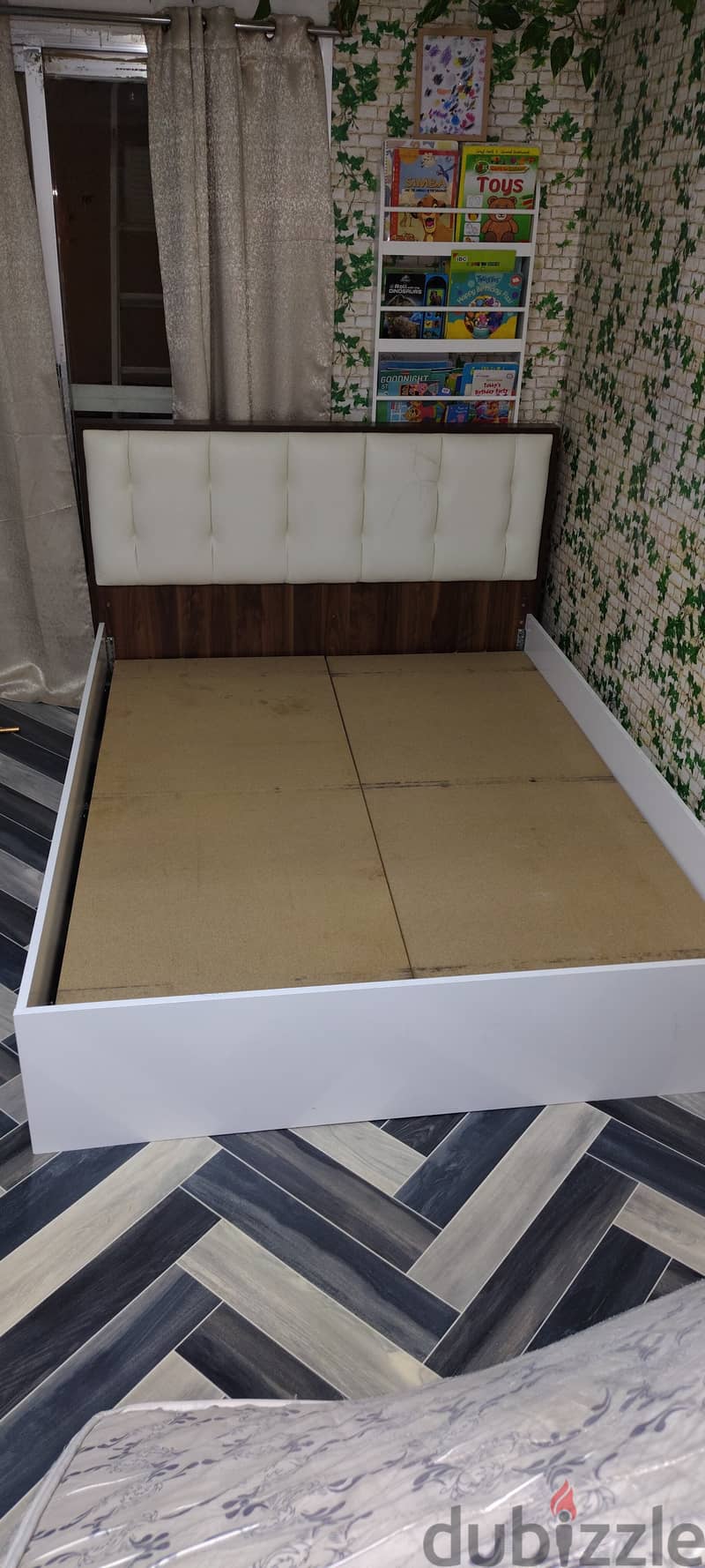 Family Used Queen size bed for sale 1