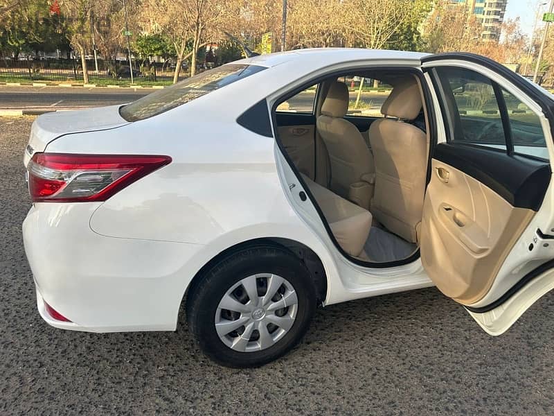 Toyota Yaris 2017 4