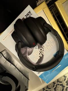 HEADSET HEADPHONES ANKER BRAND NEW NOT USED!