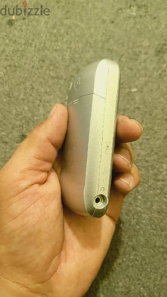 Motorola model c118 orginal sharger orginal battery looks like new ph 5