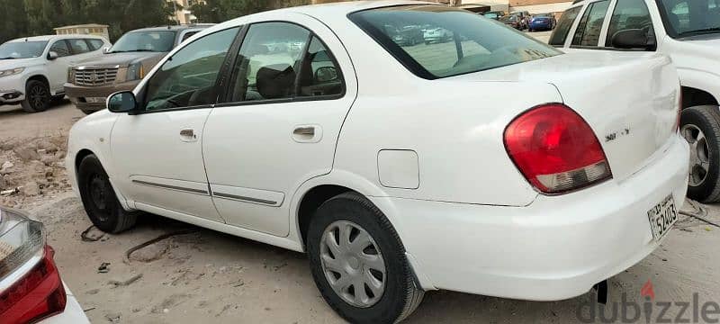 Nissan Sunny 2012 3