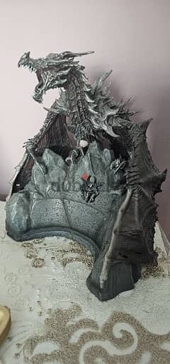 Skyrim Alduin Statue 0