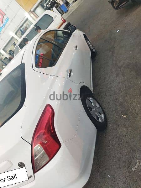 Nissan Sunny 2015 12