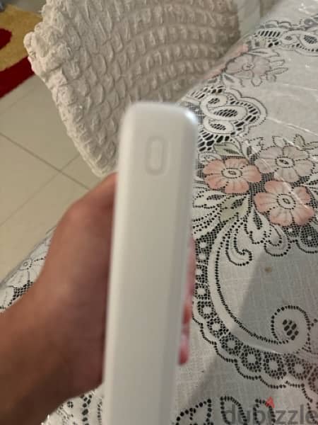 White phone Power bank 1