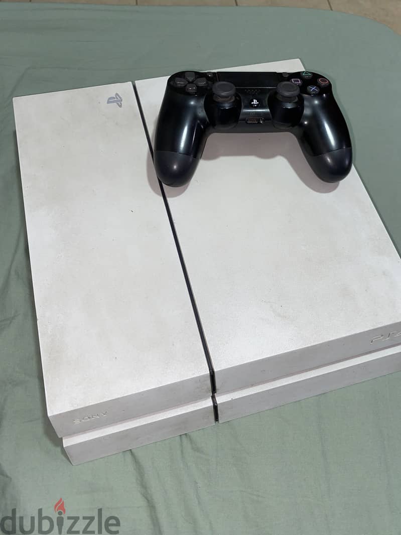 WHITE PS4 500GB with one controller 1