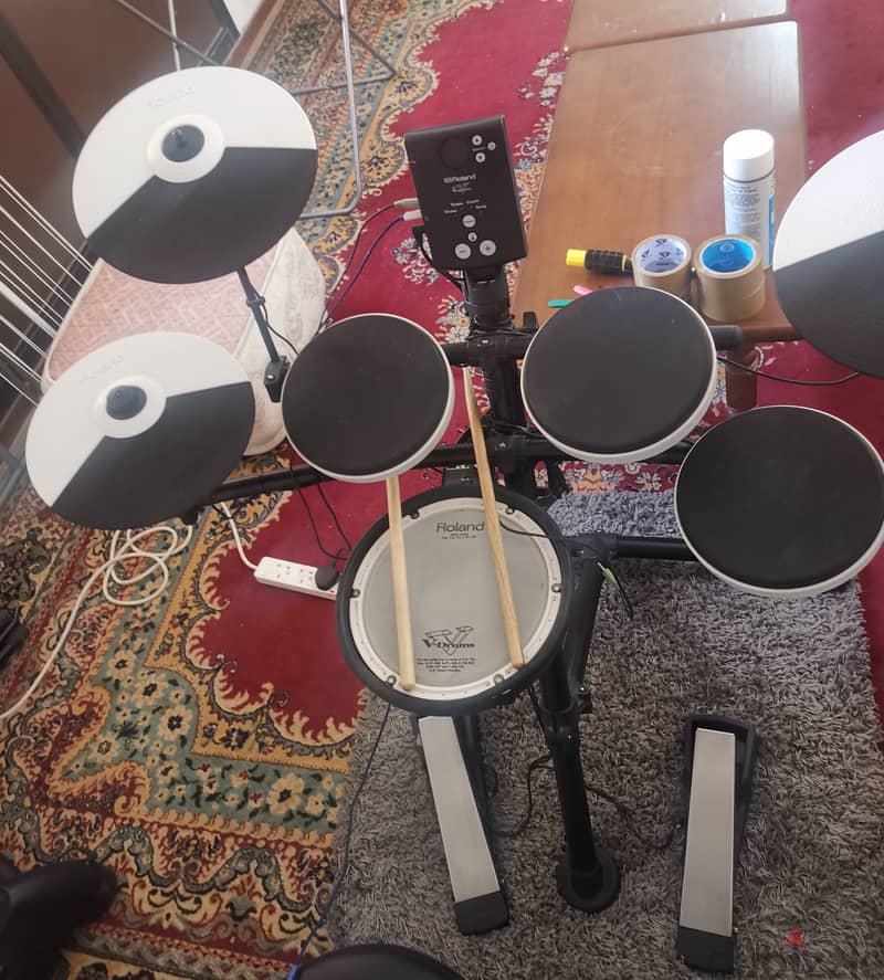 Electronic drums + amp 1