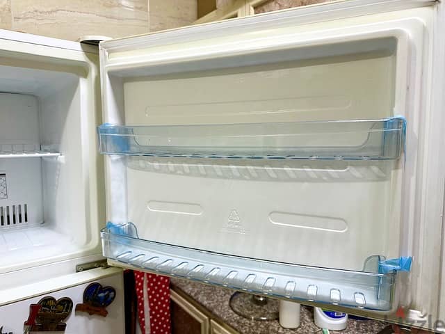 Midea Double Door Refrigerator 5