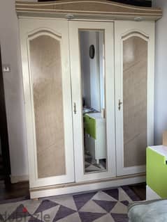 3 Door cupboard