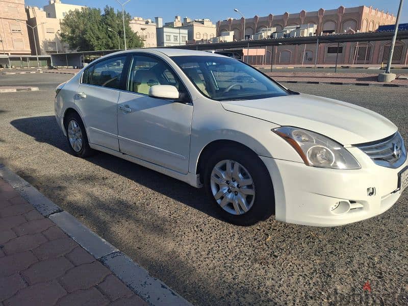 Nissan Altima 2012 V4  2.5 URGENT SALE  GOOD CONDITION 5