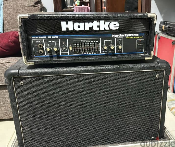 hartke guitar amp with hard box. 0