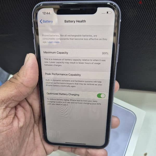 iphone 11 99%battery 4