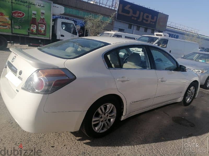 Nissan Altima 2010 1