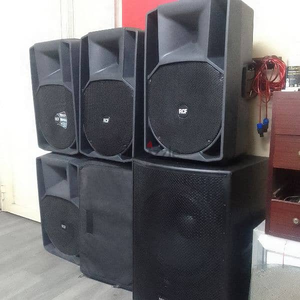 RCF ART 715A. 1400 watts made in italy . 1 speaker 185kd last 5