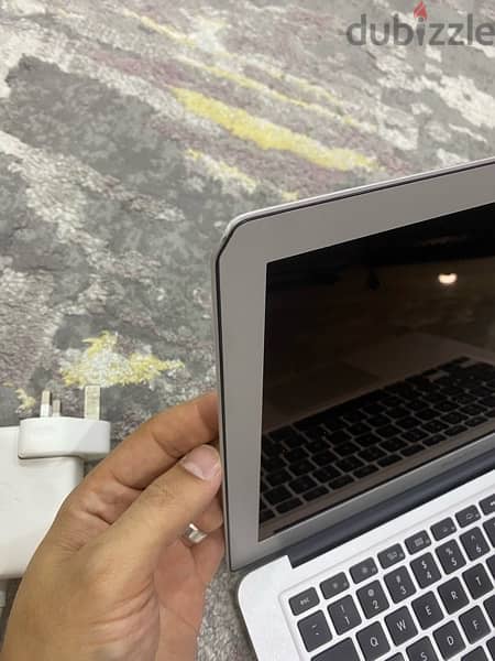 MacBook Air core i5 4gb ram 128gb ssd very good condition 5