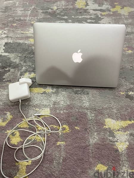 MacBook Air core i5 4gb ram 128gb ssd very good condition 7