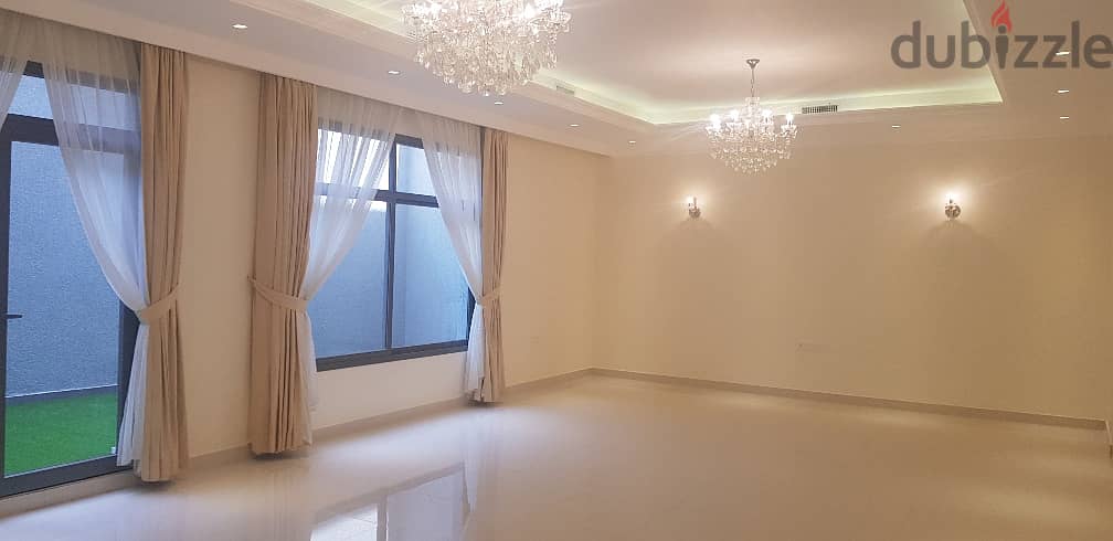 Spacious 4 bedroom in jabriya 1