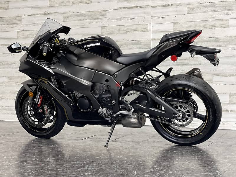 2013 Kawasaki Ninja ZX-10RR    +974 66574363 0