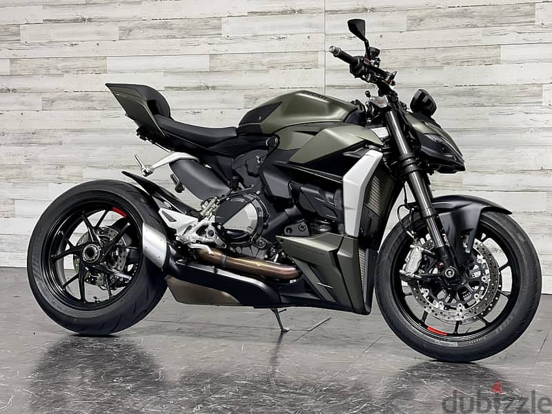 2023 Ducati Streetfighter V2 available 3