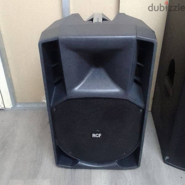 RCF ART 725.2200 watts . made in italy . 200kd 3