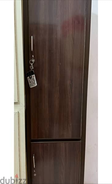 Auminium cubiner double doors with locks 3