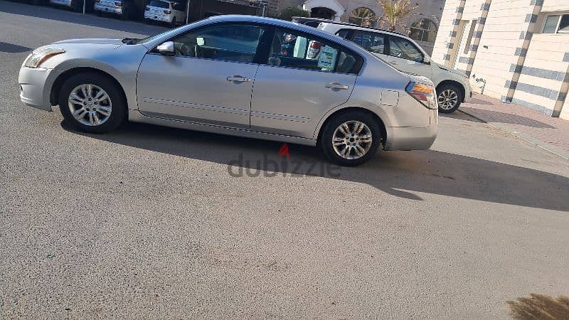 Nissan Altima 2012  V4 FAMILY USED 2