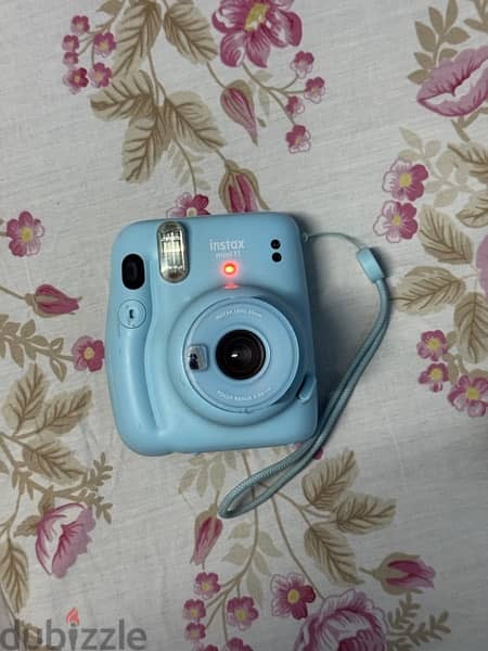 FujiFilm Instax Mini 11 camera - Light Blue 1