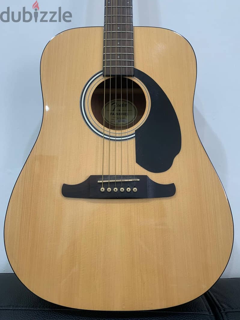 Acoustic Guitar - Fender 1