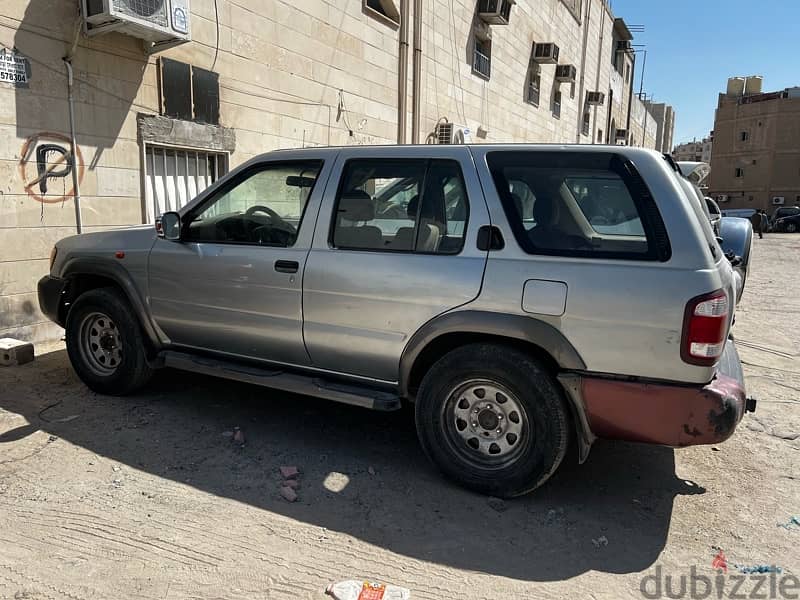 Nissan Pathfinder 2002 (ENGINE PROBLEM). Negotiatable. 1