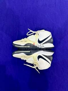 Nike Kyrie 6 Black & White Shoes Size 44/44.5