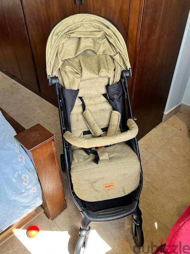 Maxi Cosi- car seat and Giggles Cabin Storage Baby Stroller 2