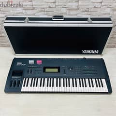 Yamaha SY77 Synthesizer Keyboard 61-Keys Black keyboard $400 Whatsapp