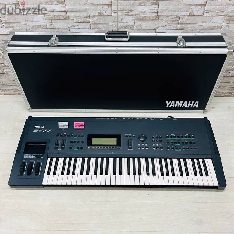 Yamaha SY77 Synthesizer Keyboard 61-Keys Black keyboard $400 Whatsapp 0