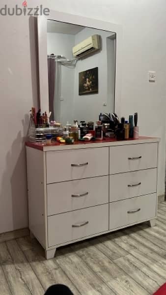 Used Dressing Table 1