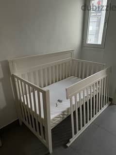 baby crib with mattress