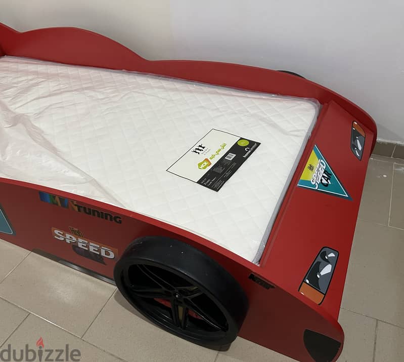 Kids bed and matress 2