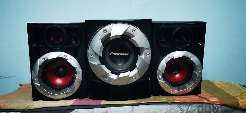 PIONEER SUBWOOFER AND SPEAKERS 2 1