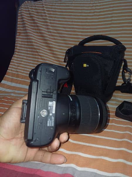 Canon 250D 
4k video recording 
24 megapixel 4