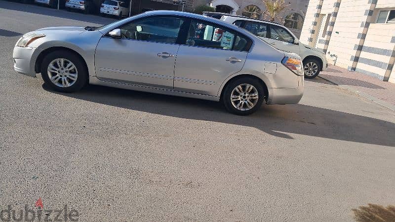 Nissan Altima 2012 2.5 V4  URGENT SALE FAMILY USED 3